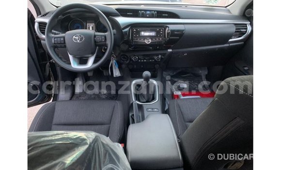 Nunua Imported Toyota Hilux Nyeusi Gari ndani ya Import - Dubai nchini Arusha Nunua Imported Toyota Hilux Nyeusi Gari ndani ya Import - Dubai nchini Arusha