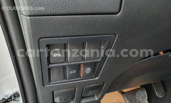 Nunua Imported Toyota Fortuner Nyeupe Gari ndani ya Import - Dubai nchini Arusha Nunua Imported Toyota Fortuner Nyeupe Gari ndani ya Import - Dubai nchini Arusha