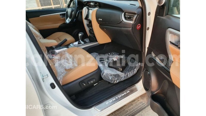 Big with watermark toyota fortuner arusha import dubai 8945