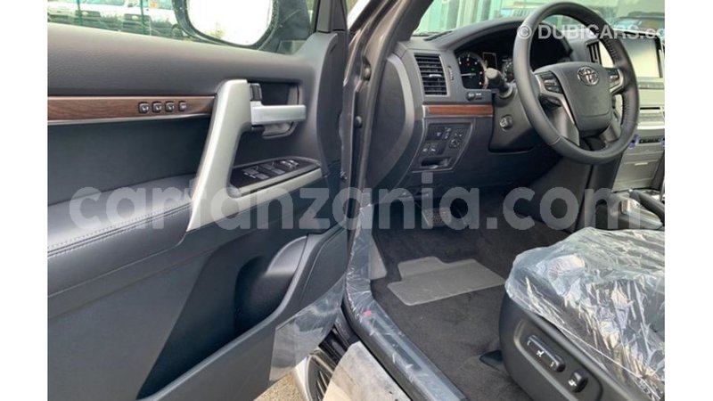 Big with watermark toyota land cruiser arusha import dubai 8946