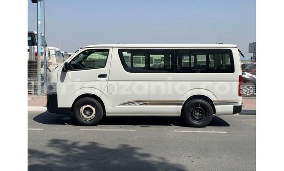 Nunua Imported Toyota Hiace Nyeupe Gari ndani ya Import - Dubai nchini Arusha Nunua Imported Toyota Hiace Nyeupe Gari ndani ya Import - Dubai nchini Arusha