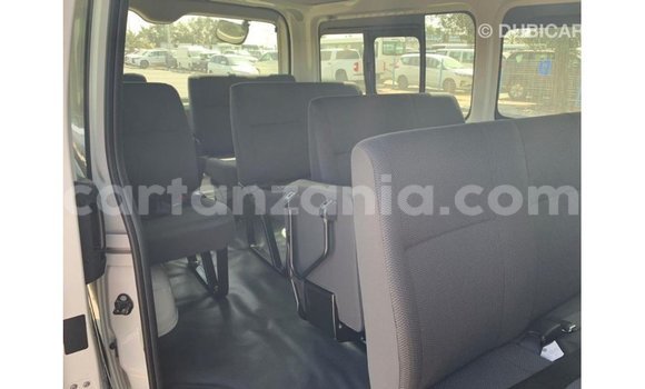 Nunua Imported Toyota Hiace Nyeupe Gari ndani ya Import - Dubai nchini Arusha Nunua Imported Toyota Hiace Nyeupe Gari ndani ya Import - Dubai nchini Arusha