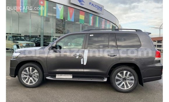 Nunua Imported Toyota Land Cruiser Nyeusi Gari ndani ya Import - Dubai nchini Arusha Nunua Imported Toyota Land Cruiser Nyeusi Gari ndani ya Import - Dubai nchini Arusha