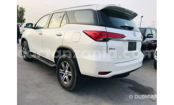 Buy Import Toyota Fortuner White Car in Import - Dubai in Arusha Buy Import Toyota Fortuner White Car in Import - Dubai in Arusha