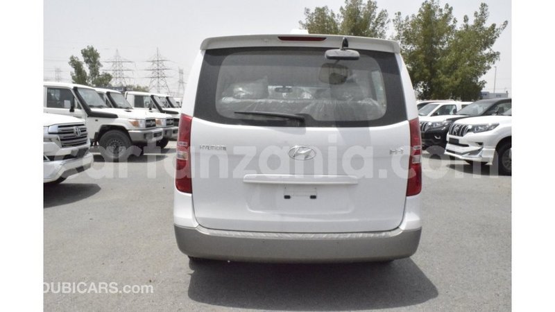 Big with watermark hyundai accent arusha import dubai 8990