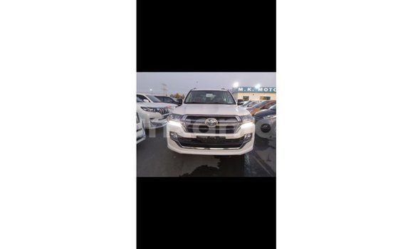 Buy Import Toyota Land Cruiser White Car in Import - Dubai in Arusha Buy Import Toyota Land Cruiser White Car in Import - Dubai in Arusha