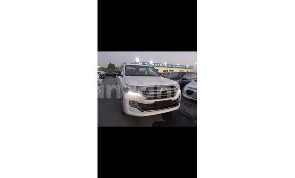 Buy Import Toyota Land Cruiser White Car in Import - Dubai in Arusha Buy Import Toyota Land Cruiser White Car in Import - Dubai in Arusha