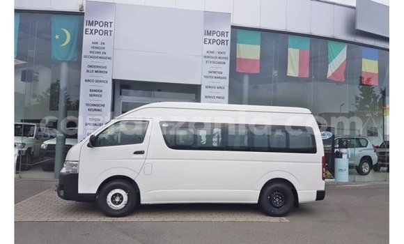 Buy Import Toyota Hiace White Car in Import - Dubai in Arusha Buy Import Toyota Hiace White Car in Import - Dubai in Arusha