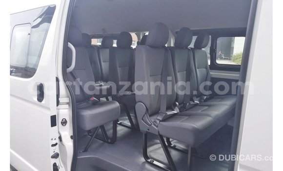 Buy Import Toyota Hiace White Car in Import - Dubai in Arusha Buy Import Toyota Hiace White Car in Import - Dubai in Arusha