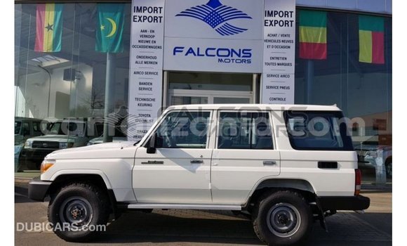 Nunua Imported Toyota Land Cruiser Nyeupe Gari ndani ya Import - Dubai nchini Arusha Nunua Imported Toyota Land Cruiser Nyeupe Gari ndani ya Import - Dubai nchini Arusha