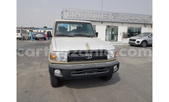 Nunua Imported Toyota Land Cruiser Beige Gari ndani ya Import - Dubai nchini Arusha Nunua Imported Toyota Land Cruiser Beige Gari ndani ya Import - Dubai nchini Arusha