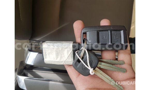 Nunua Imported Toyota Land Cruiser Beige Gari ndani ya Import - Dubai nchini Arusha Nunua Imported Toyota Land Cruiser Beige Gari ndani ya Import - Dubai nchini Arusha