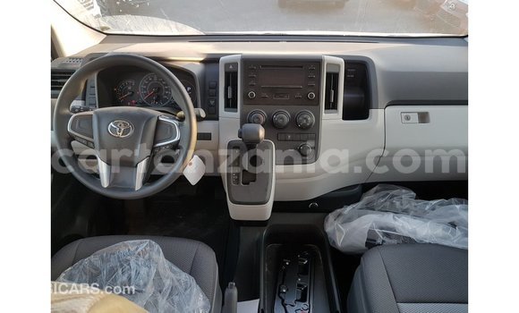 Nunua Imported Toyota Hiace Nyeupe Gari ndani ya Import - Dubai nchini Arusha Nunua Imported Toyota Hiace Nyeupe Gari ndani ya Import - Dubai nchini Arusha