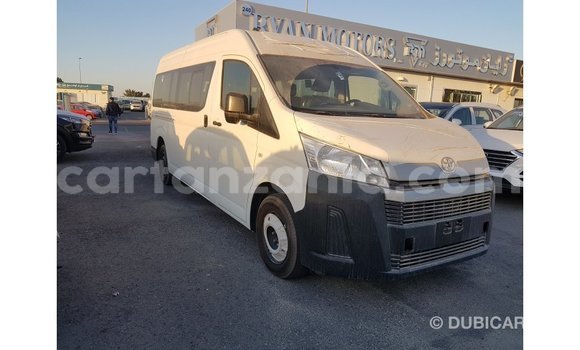 Nunua Imported Toyota Hiace Nyeupe Gari ndani ya Import - Dubai nchini Arusha Nunua Imported Toyota Hiace Nyeupe Gari ndani ya Import - Dubai nchini Arusha