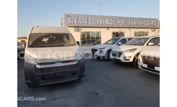 Nunua Imported Toyota Hiace Nyeupe Gari ndani ya Import - Dubai nchini Arusha Nunua Imported Toyota Hiace Nyeupe Gari ndani ya Import - Dubai nchini Arusha