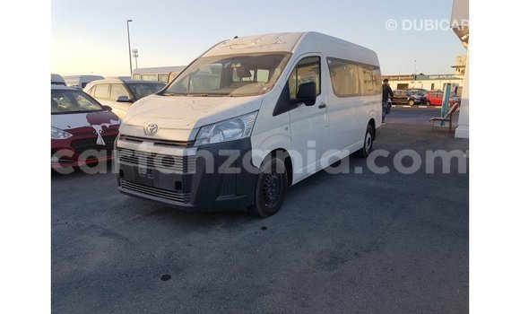 Nunua Imported Toyota Hiace Nyeupe Gari ndani ya Import - Dubai nchini Arusha Nunua Imported Toyota Hiace Nyeupe Gari ndani ya Import - Dubai nchini Arusha
