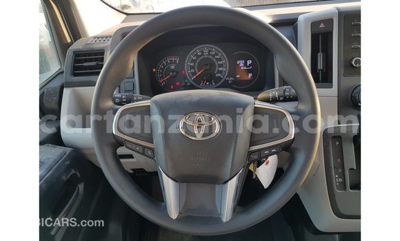 Nunua Imported Toyota Hiace Nyeupe Gari ndani ya Import - Dubai nchini Arusha Nunua Imported Toyota Hiace Nyeupe Gari ndani ya Import - Dubai nchini Arusha