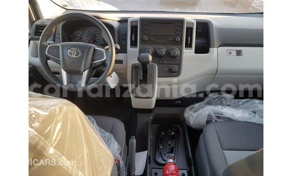 Nunua Imported Toyota Hiace Nyeupe Gari ndani ya Import - Dubai nchini Arusha Nunua Imported Toyota Hiace Nyeupe Gari ndani ya Import - Dubai nchini Arusha
