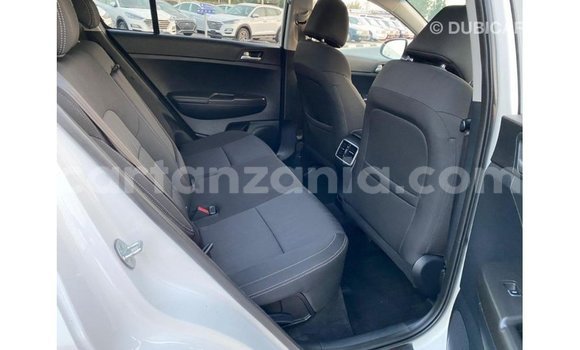 Buy Import Kia Sportage White Car in Import - Dubai in Arusha Buy Import Kia Sportage White Car in Import - Dubai in Arusha