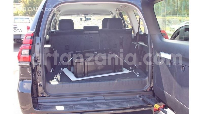 Big with watermark toyota hilux arusha import dubai 9013