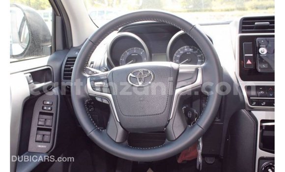 Buy Import Toyota Hilux Black Car in Import - Dubai in Arusha Buy Import Toyota Hilux Black Car in Import - Dubai in Arusha
