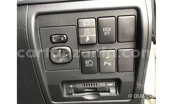 Nunua Imported Toyota Land Cruiser Nyeupe Gari ndani ya Import - Dubai nchini Arusha Nunua Imported Toyota Land Cruiser Nyeupe Gari ndani ya Import - Dubai nchini Arusha