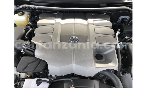 Nunua Imported Toyota Land Cruiser Nyeupe Gari ndani ya Import - Dubai nchini Arusha Nunua Imported Toyota Land Cruiser Nyeupe Gari ndani ya Import - Dubai nchini Arusha