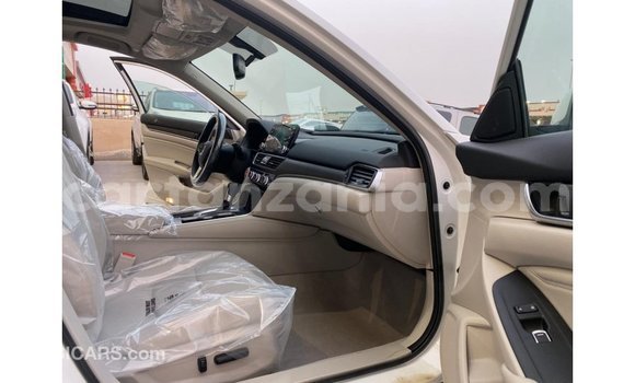 Nunua Imported Honda Accord Nyeupe Gari ndani ya Import - Dubai nchini Arusha Nunua Imported Honda Accord Nyeupe Gari ndani ya Import - Dubai nchini Arusha