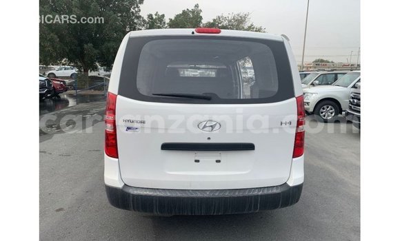 Buy Import Hyundai Cargo White Car in Import - Dubai in Arusha Buy Import Hyundai Cargo White Car in Import - Dubai in Arusha