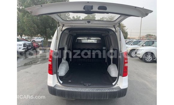 Buy Import Hyundai Cargo White Car in Import - Dubai in Arusha Buy Import Hyundai Cargo White Car in Import - Dubai in Arusha