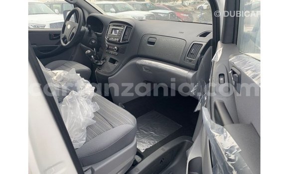 Buy Import Hyundai Cargo White Car in Import - Dubai in Arusha Buy Import Hyundai Cargo White Car in Import - Dubai in Arusha