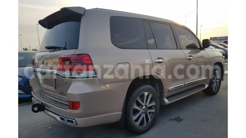 Big with watermark toyota land cruiser arusha import dubai 9023