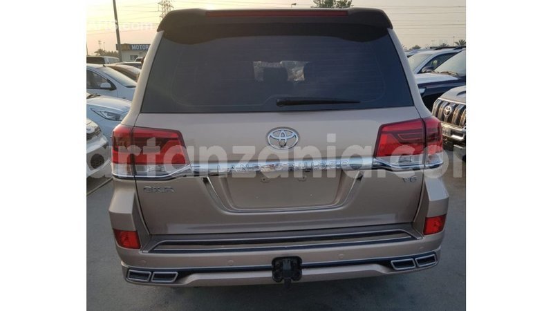 Big with watermark toyota land cruiser arusha import dubai 9023