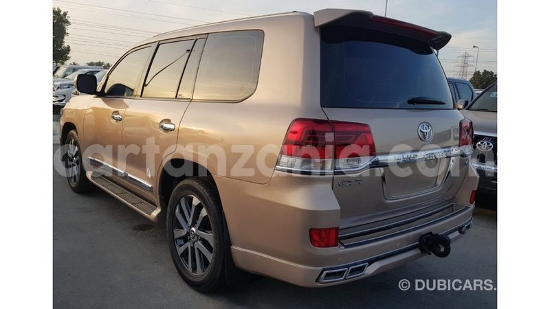 Big with watermark toyota land cruiser arusha import dubai 9023