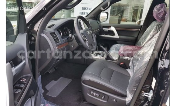 Nunua Imported Toyota Land Cruiser Nyeusi Gari ndani ya Import - Dubai nchini Arusha Nunua Imported Toyota Land Cruiser Nyeusi Gari ndani ya Import - Dubai nchini Arusha