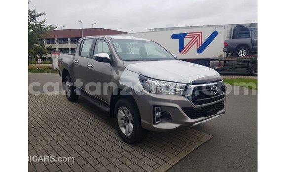 Nunua Imported Toyota Hilux Nyingine Gari ndani ya Import - Dubai nchini Arusha Nunua Imported Toyota Hilux Nyingine Gari ndani ya Import - Dubai nchini Arusha