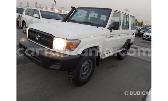 Buy Import Toyota Land Cruiser White Car in Import - Dubai in Arusha Buy Import Toyota Land Cruiser White Car in Import - Dubai in Arusha