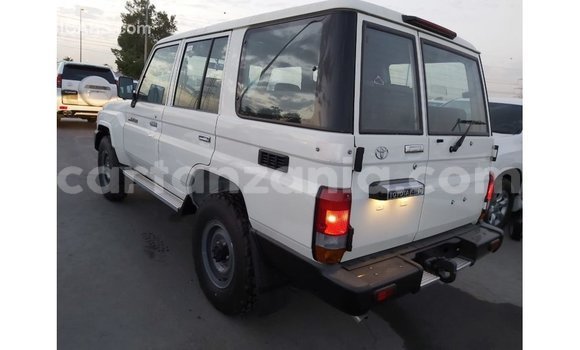 Buy Import Toyota Land Cruiser White Car in Import - Dubai in Arusha Buy Import Toyota Land Cruiser White Car in Import - Dubai in Arusha