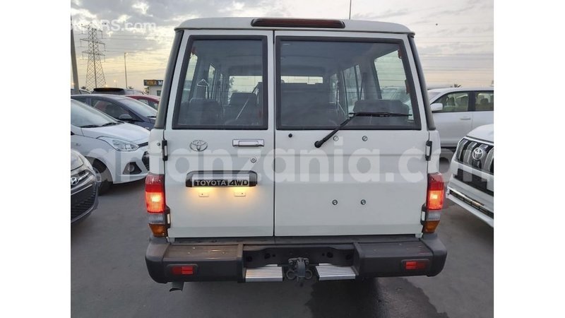 Big with watermark toyota land cruiser arusha import dubai 9028