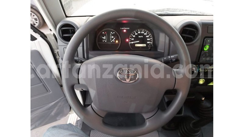 Big with watermark toyota land cruiser arusha import dubai 9028