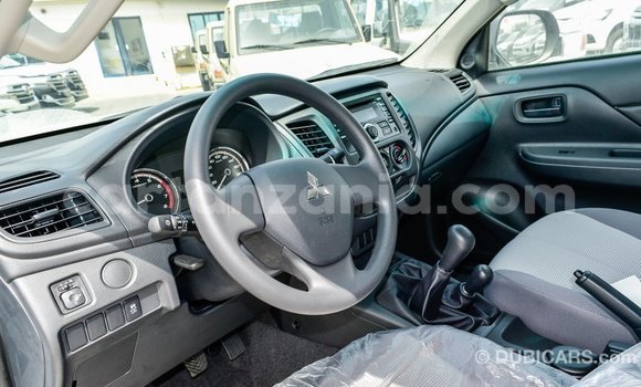 Nunua Imported Mitsubishi L200 Nyeupe Gari ndani ya Import - Dubai nchini Arusha Nunua Imported Mitsubishi L200 Nyeupe Gari ndani ya Import - Dubai nchini Arusha