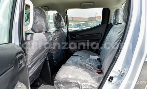 Nunua Imported Mitsubishi L200 Nyeupe Gari ndani ya Import - Dubai nchini Arusha Nunua Imported Mitsubishi L200 Nyeupe Gari ndani ya Import - Dubai nchini Arusha