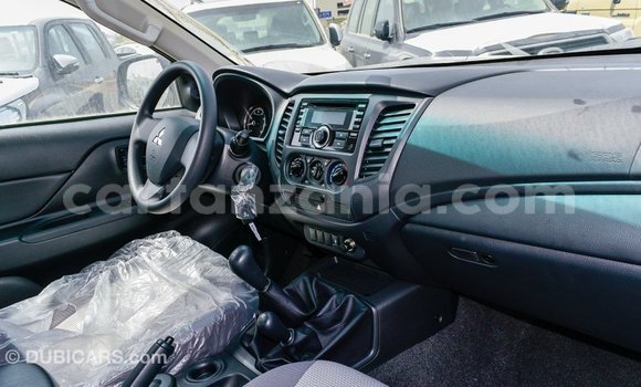 Nunua Imported Mitsubishi L200 Nyeupe Gari ndani ya Import - Dubai nchini Arusha Nunua Imported Mitsubishi L200 Nyeupe Gari ndani ya Import - Dubai nchini Arusha