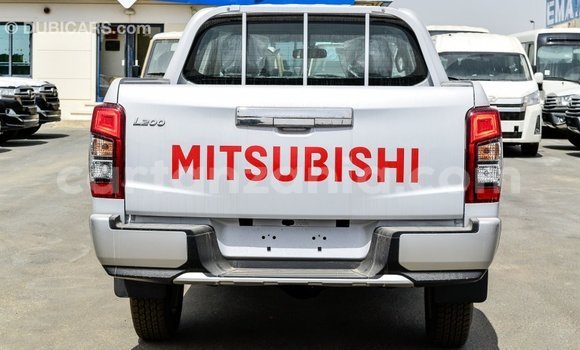 Nunua Imported Mitsubishi L200 Nyeupe Gari ndani ya Import - Dubai nchini Arusha Nunua Imported Mitsubishi L200 Nyeupe Gari ndani ya Import - Dubai nchini Arusha