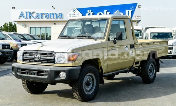 Nunua Imported Toyota Land Cruiser Beige Gari ndani ya Import - Dubai nchini Arusha Nunua Imported Toyota Land Cruiser Beige Gari ndani ya Import - Dubai nchini Arusha