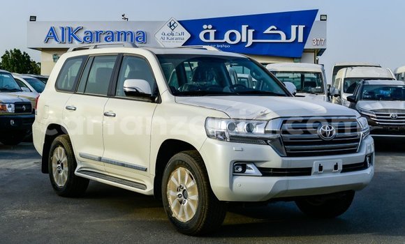 Nunua Imported Toyota Land Cruiser Nyeupe Gari ndani ya Import - Dubai nchini Arusha Nunua Imported Toyota Land Cruiser Nyeupe Gari ndani ya Import - Dubai nchini Arusha