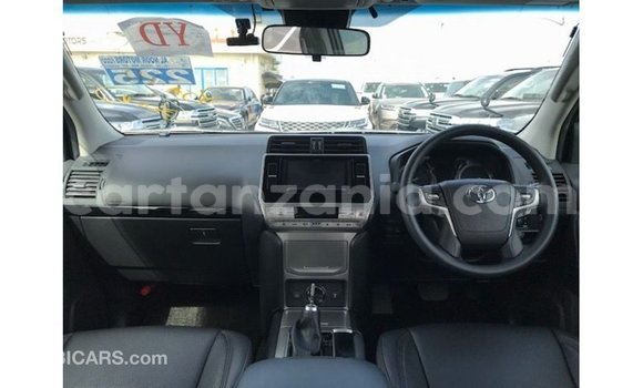 Nunua Imported Toyota Prado Nyeusi Gari ndani ya Import - Dubai nchini Arusha Nunua Imported Toyota Prado Nyeusi Gari ndani ya Import - Dubai nchini Arusha