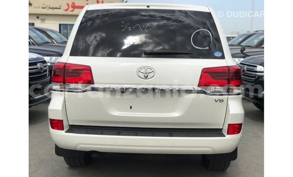 Buy Import Toyota Land Cruiser White Car in Import - Dubai in Arusha Buy Import Toyota Land Cruiser White Car in Import - Dubai in Arusha