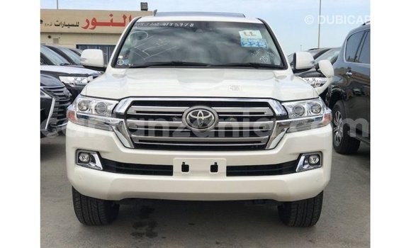 Buy Import Toyota Land Cruiser White Car in Import - Dubai in Arusha Buy Import Toyota Land Cruiser White Car in Import - Dubai in Arusha