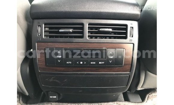 Buy Import Toyota Land Cruiser White Car in Import - Dubai in Arusha Buy Import Toyota Land Cruiser White Car in Import - Dubai in Arusha